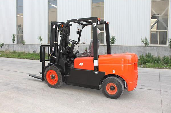 Vochains 4000kgs Forklift Diesel 4.0t VSD40fr Forklift Truck Diesel 4WD Price