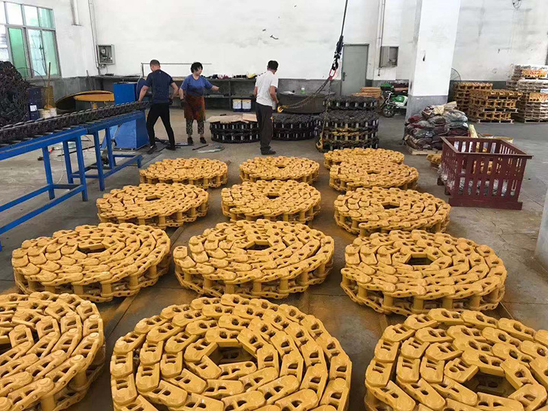 Excavator Track Group Track Link with Shoes