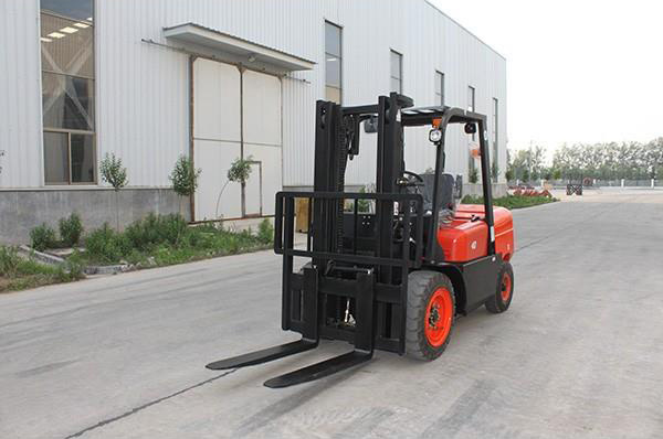 Vochains 4000kgs Forklift Diesel 4.0t VSD40fr Forklift Truck Diesel 4WD Price