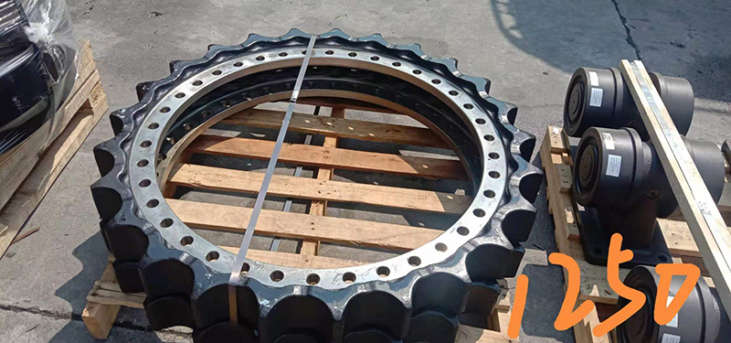 Excavator Undercarriage Part PC1250 Track Link PC1250-7 Track Chain 45 Links 21n-32-00101